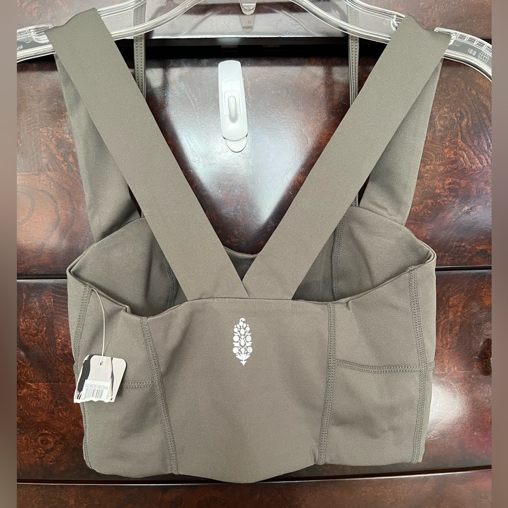 NWT Free People Movement top - Picture 2 of 4